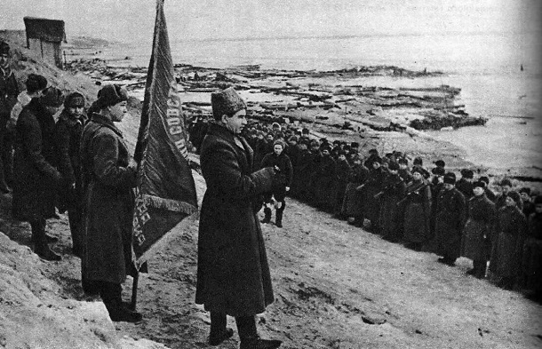 29 января 1943 года - в Сталинграде немецкое командование вынуждено рассматривать вопрос капитуляции